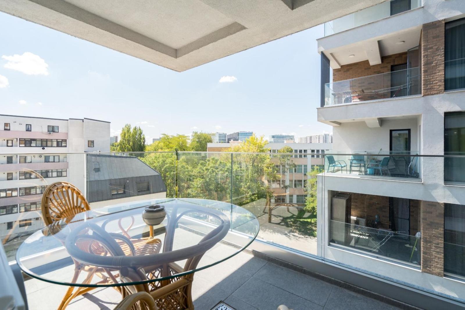 A Home Away - Politehnica Park Bukarest Eksteriør billede